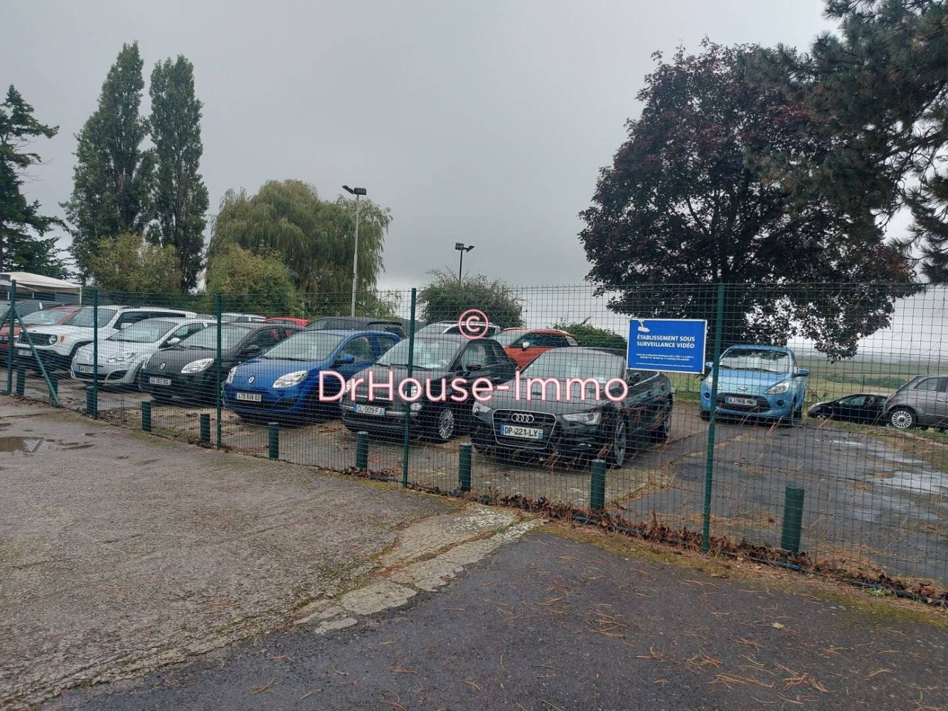 2 rooms Commercial property in Osny, France No. 177089