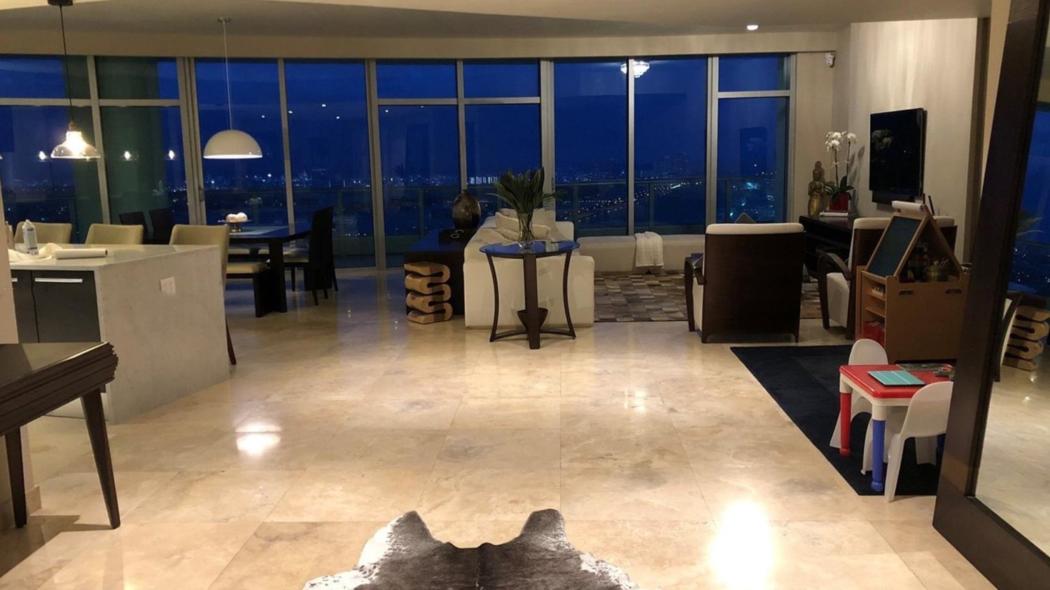4 dormitorios apartamento en venta en Miami, Miami-Dade, Florida, USA № 616086