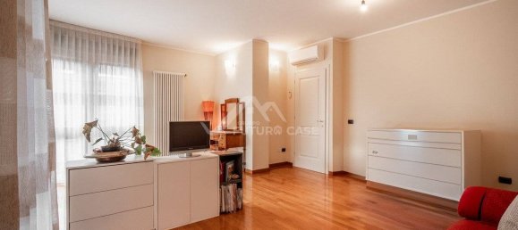 3 bedrooms Apartment in Reggio Emilia, Italy No. 374291 19
