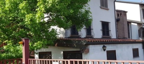 6 rooms House in Cilavegna, Italy No. 115641 3