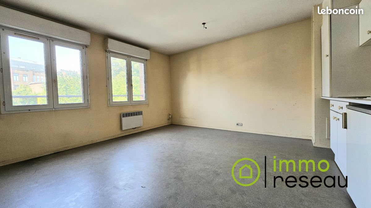 Studio in Tourcoing, France No. 242424