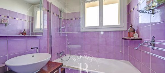 3 bedrooms Apartment in Versailles, France No. 181669 12