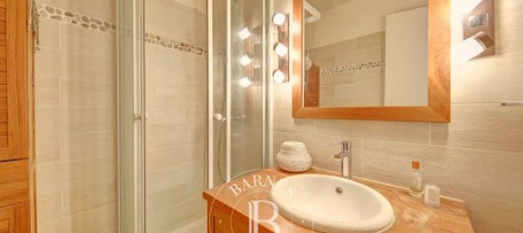 3 bedrooms Apartment in Versailles, France No. 181669 9