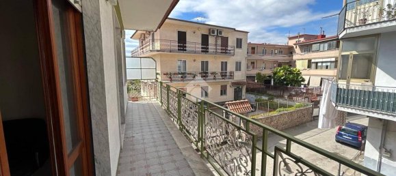 5 rooms Building in Naples, Italy No. 8842 12
