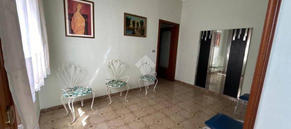 5 rooms Building in Naples, Italy No. 8842 13