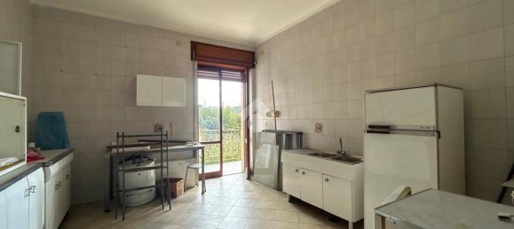 5 rooms Building in Naples, Italy No. 8842 14