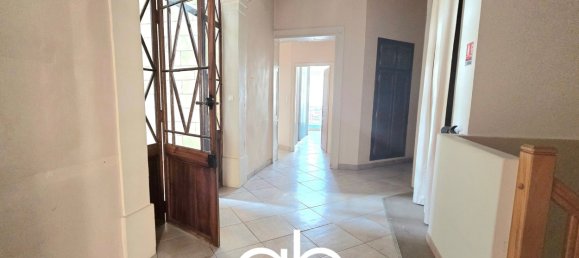 17 rooms Building in Lunel, France No. 294488 5