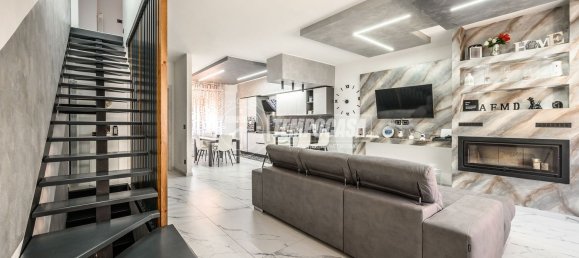 4 rooms Duplex in Vignola, Italy No. 159700 12