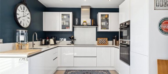 2 bedrooms Apartment in London, United Kingdom No. 5226 3