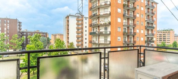 Apartamento T2 em Corsico, Italy N.º 328375 3