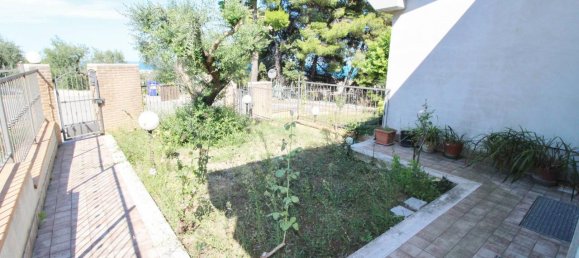 5 rooms House in San Benedetto del Tronto, Italy No. 75293 4