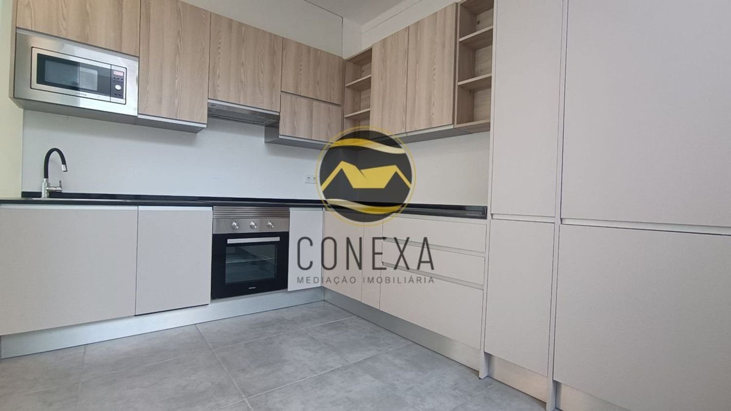 4 bedrooms Apartment in Faro, Portugal No. 153117