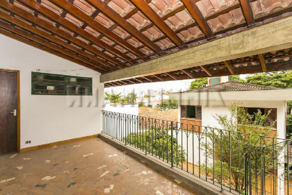 Casa de 3 dormitorios en Sao Paulo, Brazil No. 585983