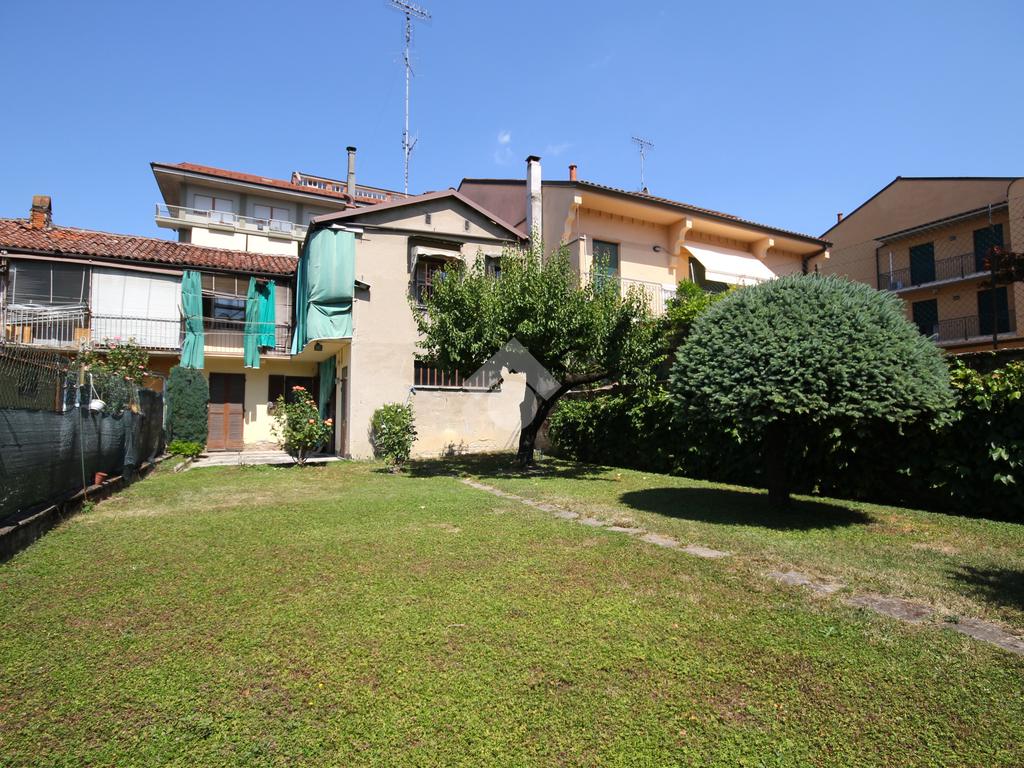 Дом с 2 спальнями в Альба, Италия № 263966