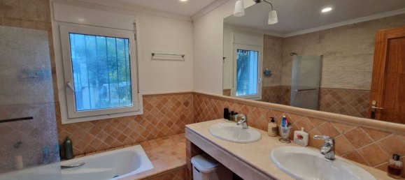 6 bedrooms Villa in Marbella, Spain No. 82215 17