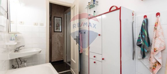 2 bedrooms Apartment in Genoa, Italy No. 299253 12