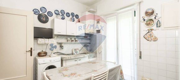2 bedrooms Apartment in Genoa, Italy No. 299253 15