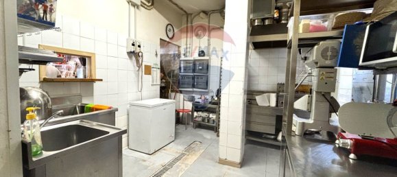 3 rooms Commercial property in Rome, Italy No. 295037 8