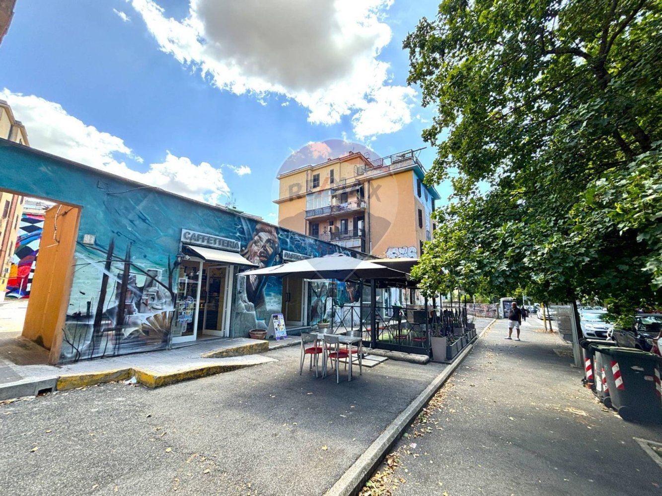 3 rooms Commercial property in Rome, Italy No. 295037