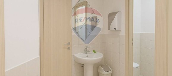 3 rooms Commercial property in Rome, Italy No. 295037 15
