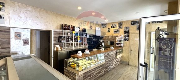 3 rooms Commercial property in Rome, Italy No. 295037 4