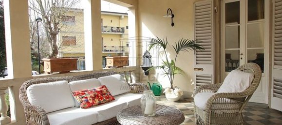 20 rooms Villa in Montecarlo, Italy No. 191158 43