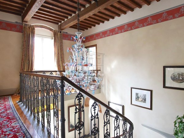 20 rooms Villa in Montecarlo, Italy No. 191158