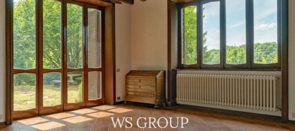 5 bedrooms Villa in Casatenovo, Italy No. 296869 10