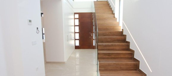 4 bedrooms Villa in Calpe, Spain No. 9044 3