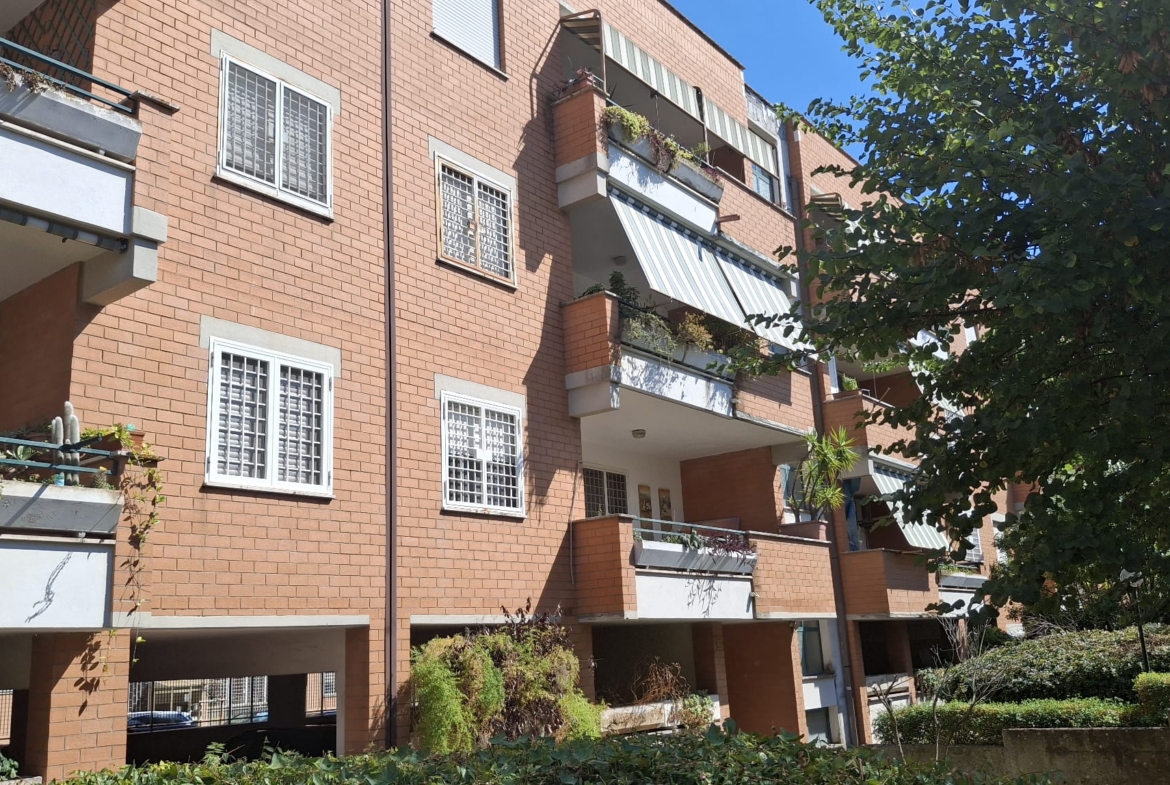 5 bedrooms Apartment in Rome, Italy No. 385664