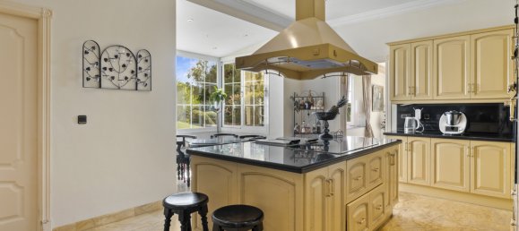 5 Schlafzimmer Villa in El Paraiso, Spain, Nr. 3033 7