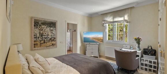 5 Schlafzimmer Villa in El Paraiso, Spain, Nr. 3033 25