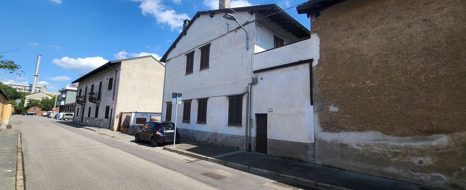 3 chambres Maison à Castellanza, Italy No. 393414