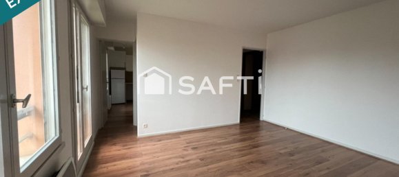 3-salle Appartement à Gray, France No. 206023 2