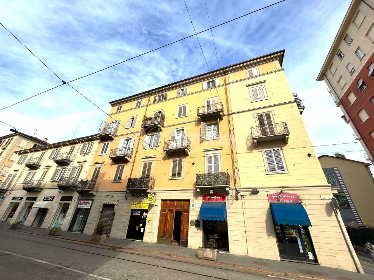 2 rooms Apartment in Turin, Italy No. 28209