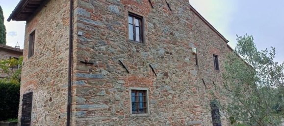 Casa de 7 habitaciónes en Carmignano, Italy No. 174315 3