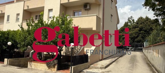 Casa de 5 habitaciónes en Caserta, Italy No. 325836 3