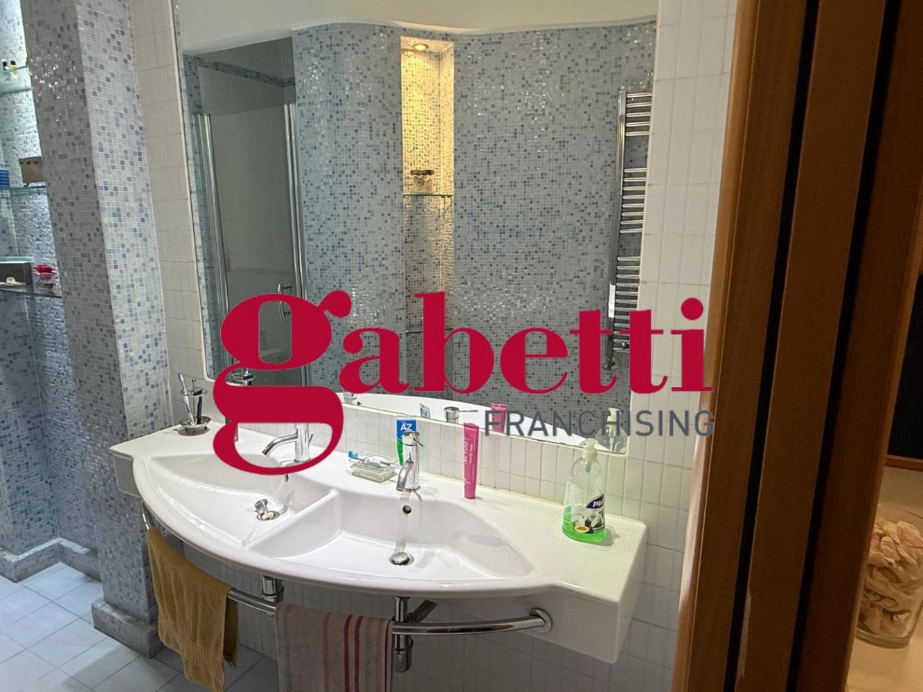 Casa de 5 habitaciónes en Caserta, Italy No. 325836