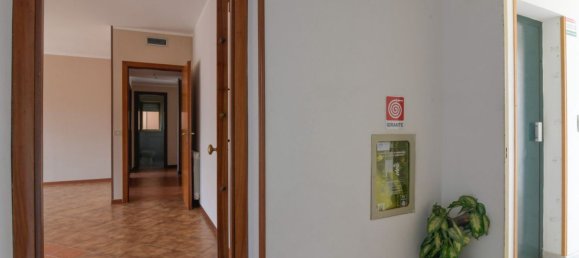 5 rooms Apartment in Palermo, Italy No. 46453 22