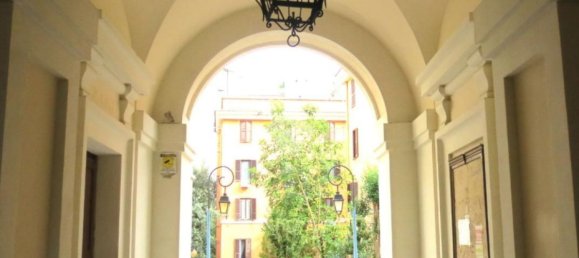 3 rooms Apartment in Rome, Italy No. 34000 2