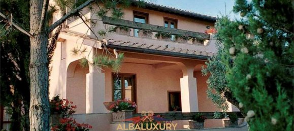 6 bedrooms Villa in Grosseto, Italy No. 461 3