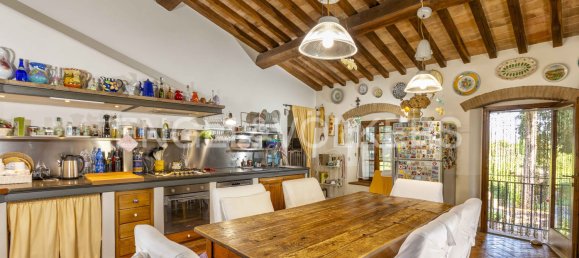 3 غرف نوم منزل في Prato, Italy رقم 104982 8