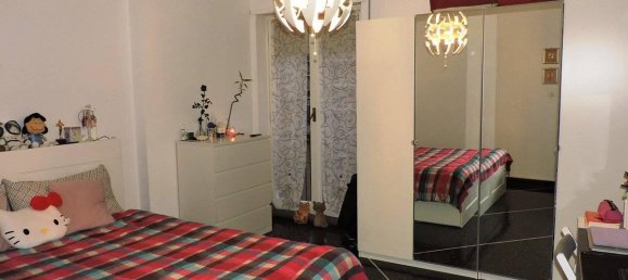 2 rooms Apartment in Genoa, Italy No. 38576 2