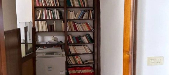 2 rooms Office in Naples, Italy No. 189379 14