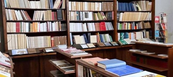 2 rooms Office in Naples, Italy No. 189379 8