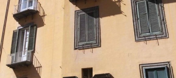 2 rooms Office in Naples, Italy No. 189379 4