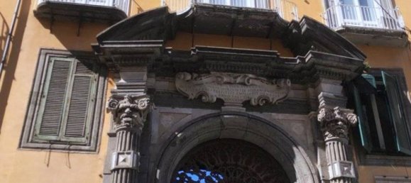 2 rooms Office in Naples, Italy No. 189379 2