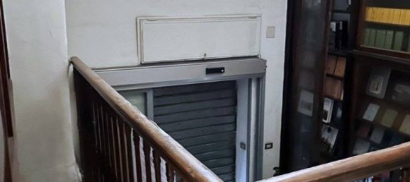 2 rooms Office in Naples, Italy No. 189379 7