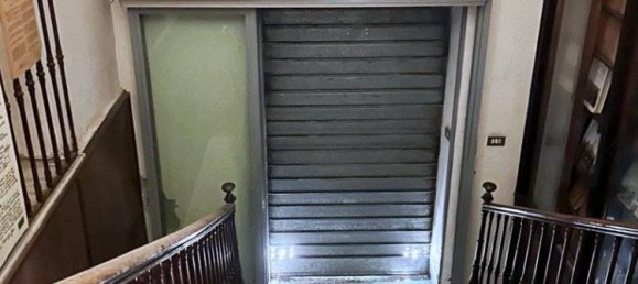 2 rooms Office in Naples, Italy No. 189379 6