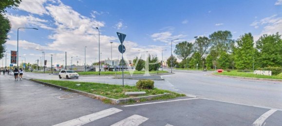 1 bedroom Apartment in Milan, Italy No. 310557 2